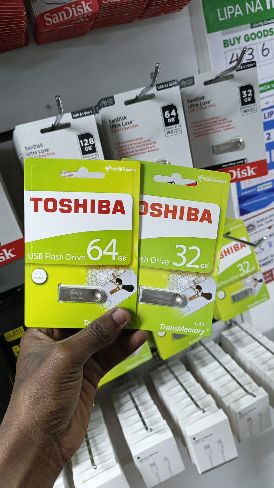 128 GB TOSHIBA FLASH